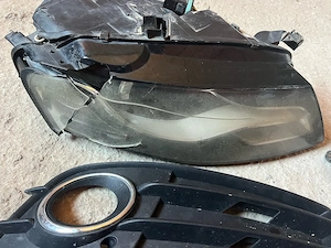 Pachet piese far Xenon Audi A4 B8 (2008-2011) + Proiector ceață + Grile bară