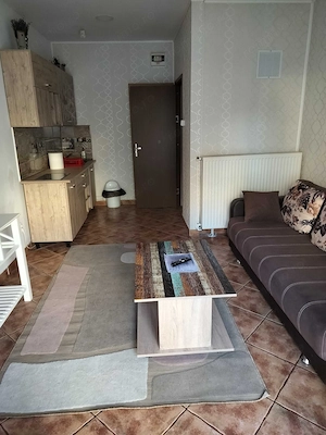 Apartament de închiriat cu doua camere.ituat într-o zonă buna,liniștită.Apartamentul este mobilat.