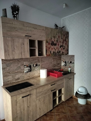 Apartament de închiriat cu doua camere.ituat într-o zonă buna,liniștită.Apartamentul este mobilat. - imagine 3