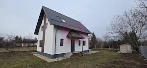 Vila de vanzare cu 4 camere in Brebu - imagine 1