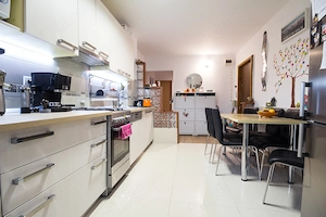 Persoană fizică închiriez ap.3 camere Mănăștur + 2 locuri parcare