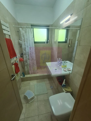 Vila de vanzare cu 6 camere in Cornu (teren 6.600 mp) - imagine 11