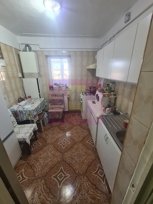Apartament cu 3 camere de vanzare in Campina - Zona Centrala - imagine 7
