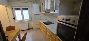 Etaj 1  ap 3 camere, 84mp  + 2 balcoane, zona Bucovina - imagine 2
