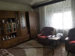 De VÂNZARE casă cu etaj in Grădiște - imagine 3