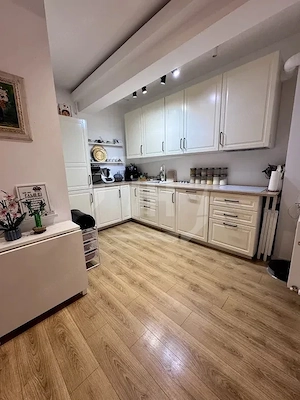 Apartament 2 camere, intermediar, zona centrala - imagine 2