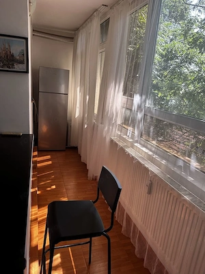 Închiriez apartament 2 camere   Timpuri Noi | 3 min de metrou | complet mobilat și utilat - imagine 2