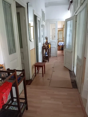 Casă de vânzare–3 dormitoare, 2 livinguri,ideală și pentru spațiu comercial Bals - imagine 7