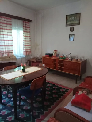 Casă de vânzare–3 dormitoare, 2 livinguri,ideală și pentru spațiu comercial Bals - imagine 4