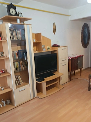 OCAZIE!Vand apart 2 camere ,50 mp, mobilat si utilat,cu CT,bloc din 1980, Nicolina,aproape de Pallas - imagine 2