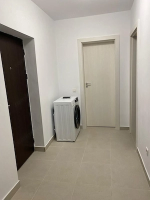    Închiriez apartament 2 camere + loc de parcare | 500  