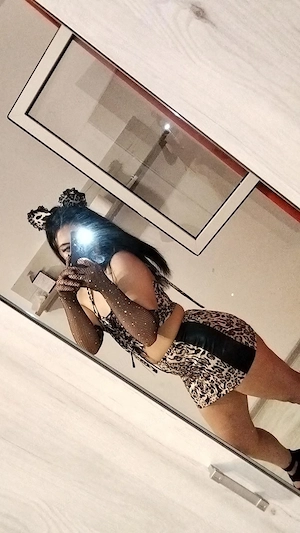 bruneta focoasa