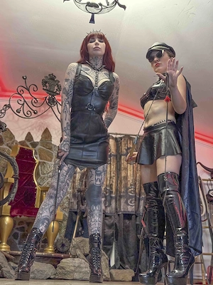 NT - Dominare profesionala in primul Castel BDSM din Lume - Dracula Femdom Castle Fetisuri 