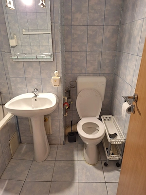 Închiriez apartament 2 camere - imagine 5