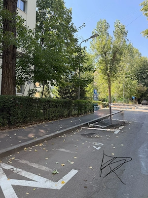 Închiriez loc de parcare sector 4