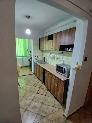 Proprietar VAND apartament 3 camere decomandat în zona Lipovei. NU AGENTIE - imagine 2