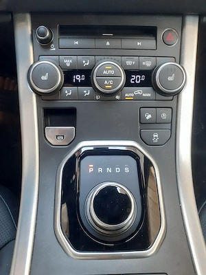Range Rover Evoque 2.0 D240 R-Dynamic > 240CP > 30.845km reali > Plafon panoramic > fara avarii - imagine 9