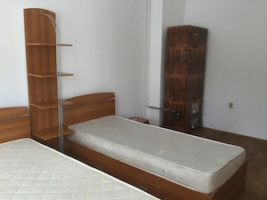 Inchiriez casa cu 5 in zona Cetatii