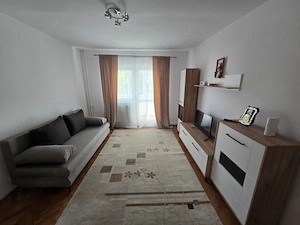 3 camere | semidecomandat | etaj 2 | 2 băi | centrală | bloc anvelopat | renovat recent