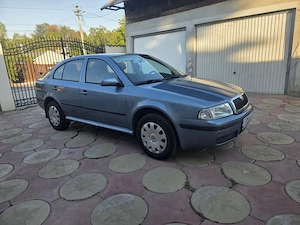 Skoda Octavia Tour 2. Provenienta Porsche RO 2010. Exemplara la numai 109000km! 16 M.P.I  105Cp - imagine 2