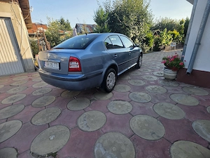 Skoda Octavia Tour 2. Provenienta Porsche RO 2010. Exemplara la numai 109000km! 16 M.P.I  105Cp - imagine 10