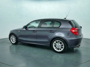 Vând BMW 118i E87 LCI (Facelift)   2.0 Benzină, 143 CP   Cutie Automata