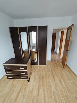Proprietar vand apartament 3 camere la 7 minute de metrou, Emil Racovita, Piata Straduintei, liber - imagine 11