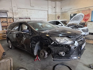 Ford Focus 3 2013 avariat - imagine 4