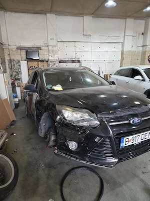 Ford Focus 3 2013 avariat - imagine 8