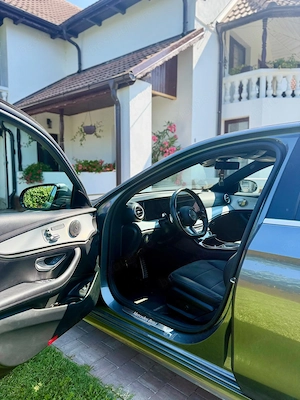 Mercedes-Benz E 200 4MATIC AMG Line   197 CP   Selenite Grey Metallic - imagine 2