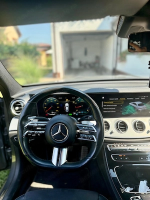 Mercedes-Benz E 200 4MATIC AMG Line   197 CP   Selenite Grey Metallic - imagine 3