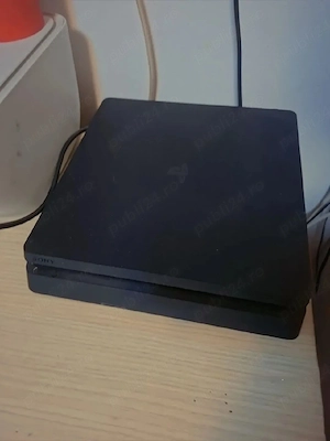 Vând Ps4 slim cu consola custom