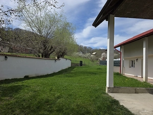 Casă spațioasă – Micești, Argeș, teren generos 2.500 mp, COMISION 0% - imagine 3