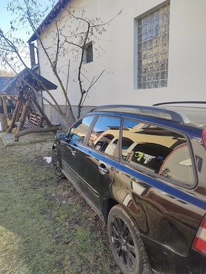 Volvo V50 1.9 Diesel 136 CP   2005 - imagine 2