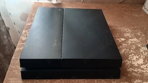   PS4 Fat 500GB + Controller + Jocuri     Stare foarte bună  