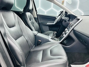Volvo XC60 - imagine 17