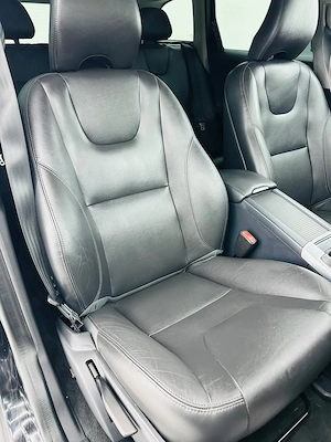 Volvo XC60 - imagine 18