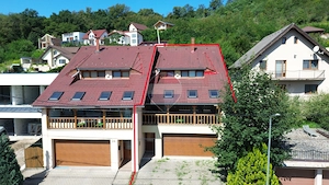 Casă / Vilă cu 4 camere de vânzare în zona Sud-Vest
