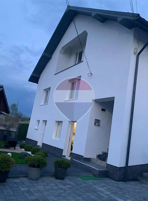 Casă / Vilă cu 3 camere de vânzare - imagine 12