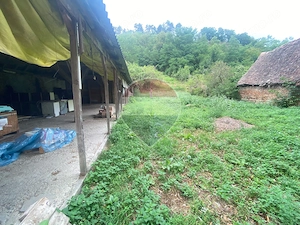 Casă de vânzare în Valchid – proprietate cu potențial - imagine 7