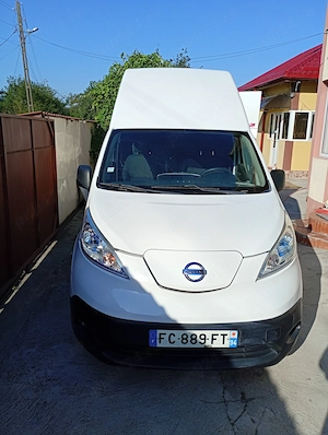 Autoutilitara full electric de vânzare ideală pentru distribuție și curierat în orașele mari.