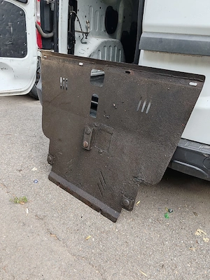 Scut motor metalic Toyota Avensis T25  - imagine 4