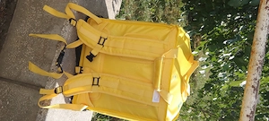 Vand ghiozdan Glovo ca nou