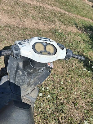 văd  scuter marca deci   nu are chisie trsbe schibat butucu  - imagine 2