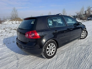 Vând Golf 5 2004 1.6 mpi  Mașina este într-o stare bună din punct de vedere tehnic,estetic mai are m - imagine 4