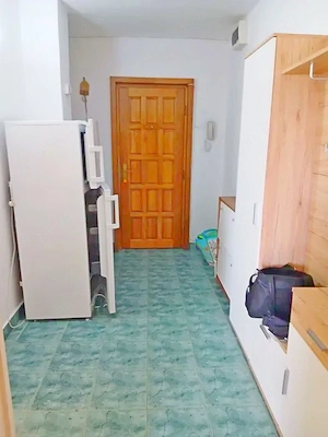 Zona Calea Girocului - Apartament cu 1 cameră, Centrală Proprie - imagine 10