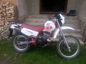 Dezmembrez Yamaha xt 350