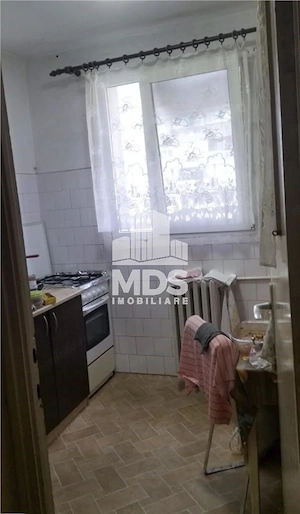 Decomandat, etaj intermediar linga McDonald?s - imagine 4