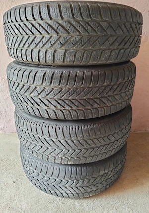 Vând genti aliaj 195/60R15 M+S