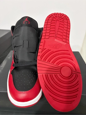 Vand adidasi AIR Jordan 1 Mid, originali, noi la cutie